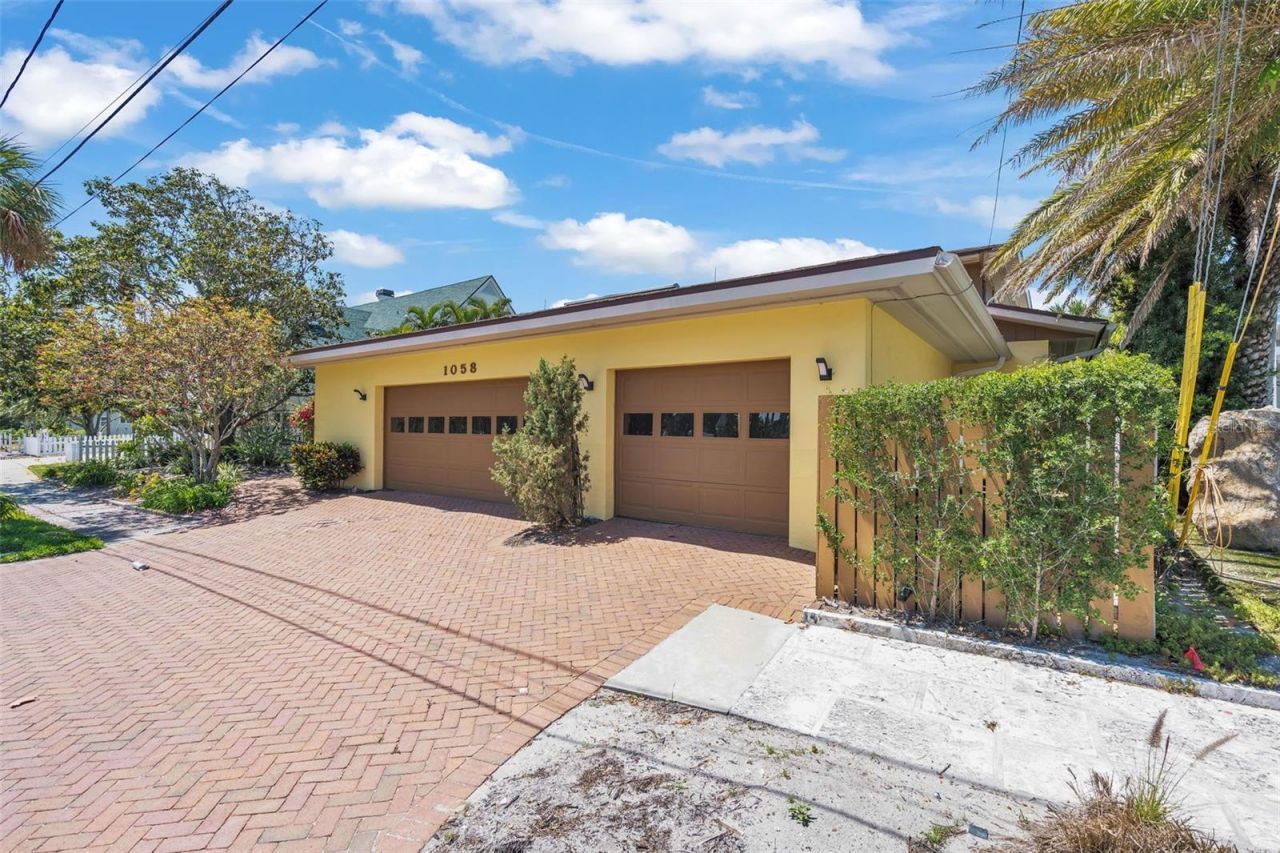 1058 Eldorado Avenue, Clearwater Beach, FL 33767 Photo