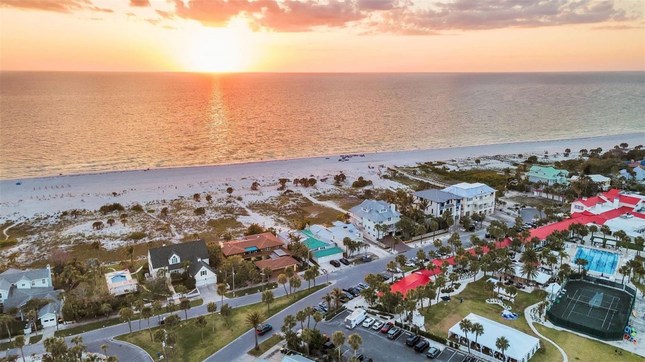 1058 Eldorado Avenue, Clearwater Beach, FL 33767 Photo