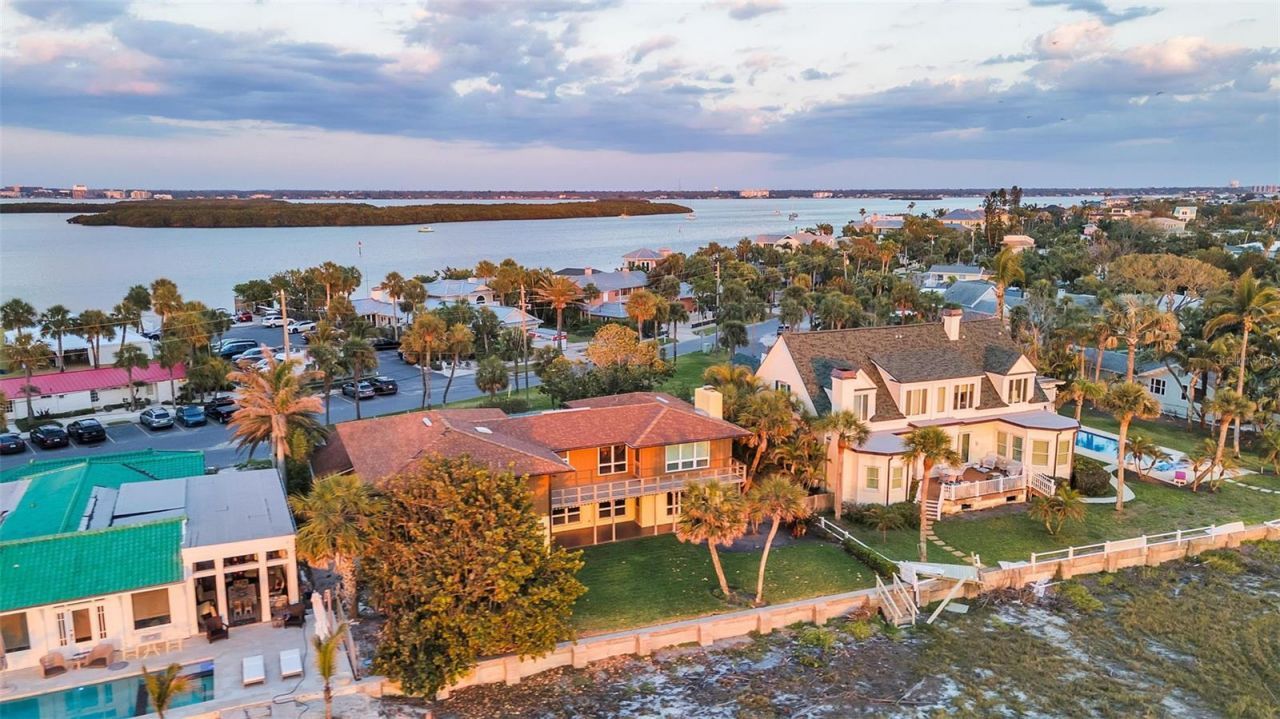 1058 Eldorado Avenue, Clearwater Beach, FL 33767 Photo