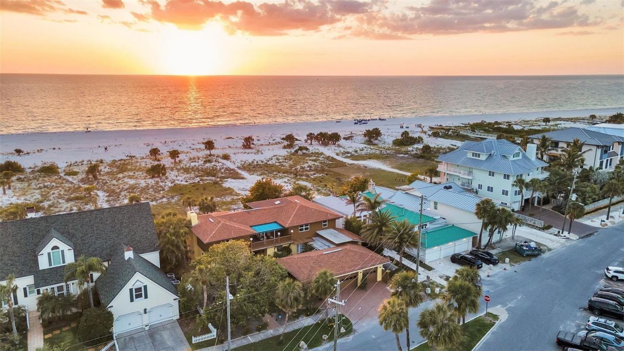 1058 Eldorado Avenue, Clearwater Beach, FL 33767 Photo