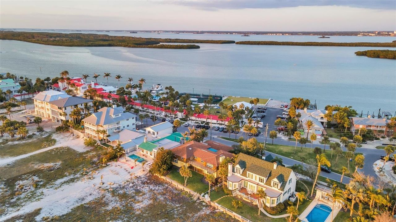 1058 Eldorado Avenue, Clearwater Beach, FL 33767 Photo