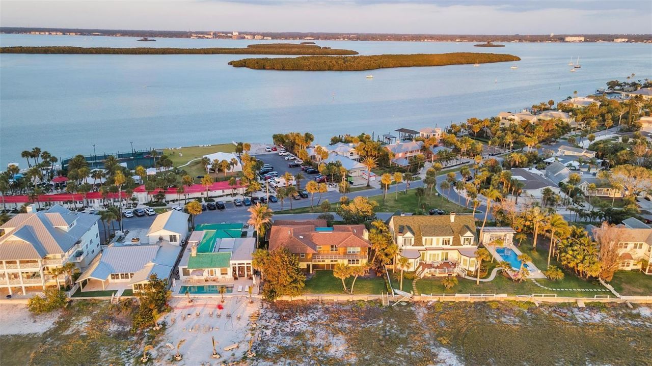 1058 Eldorado Avenue, Clearwater Beach, FL 33767 Photo