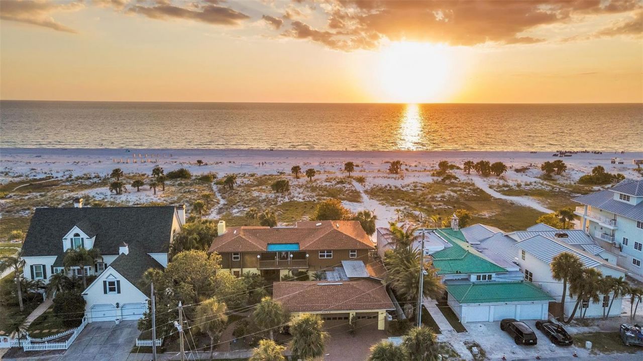 1058 Eldorado Avenue, Clearwater Beach, FL 33767 Photo