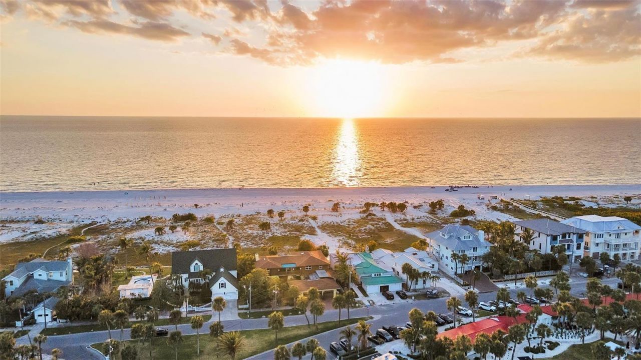 1058 Eldorado Avenue, Clearwater Beach, FL 33767 Photo