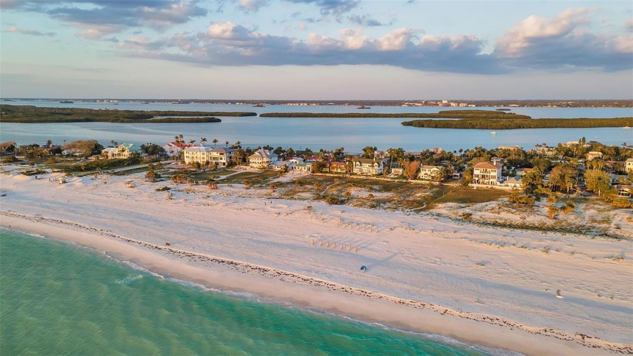 1058 Eldorado Avenue, Clearwater Beach, FL 33767 Photo