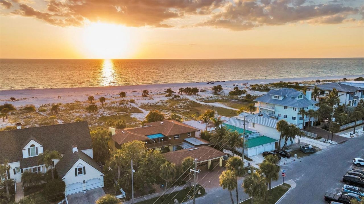 1058 Eldorado Avenue, Clearwater Beach, FL 33767 Photo