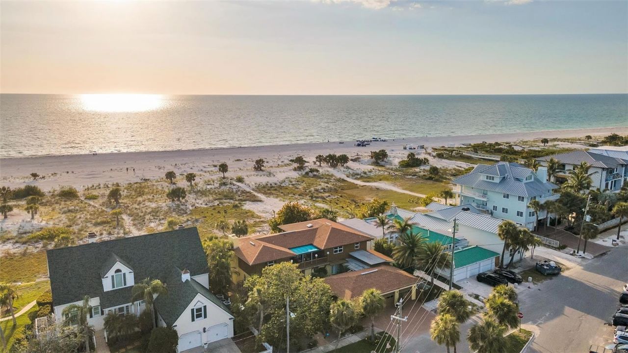 1058 Eldorado Avenue, Clearwater Beach, FL 33767 Photo