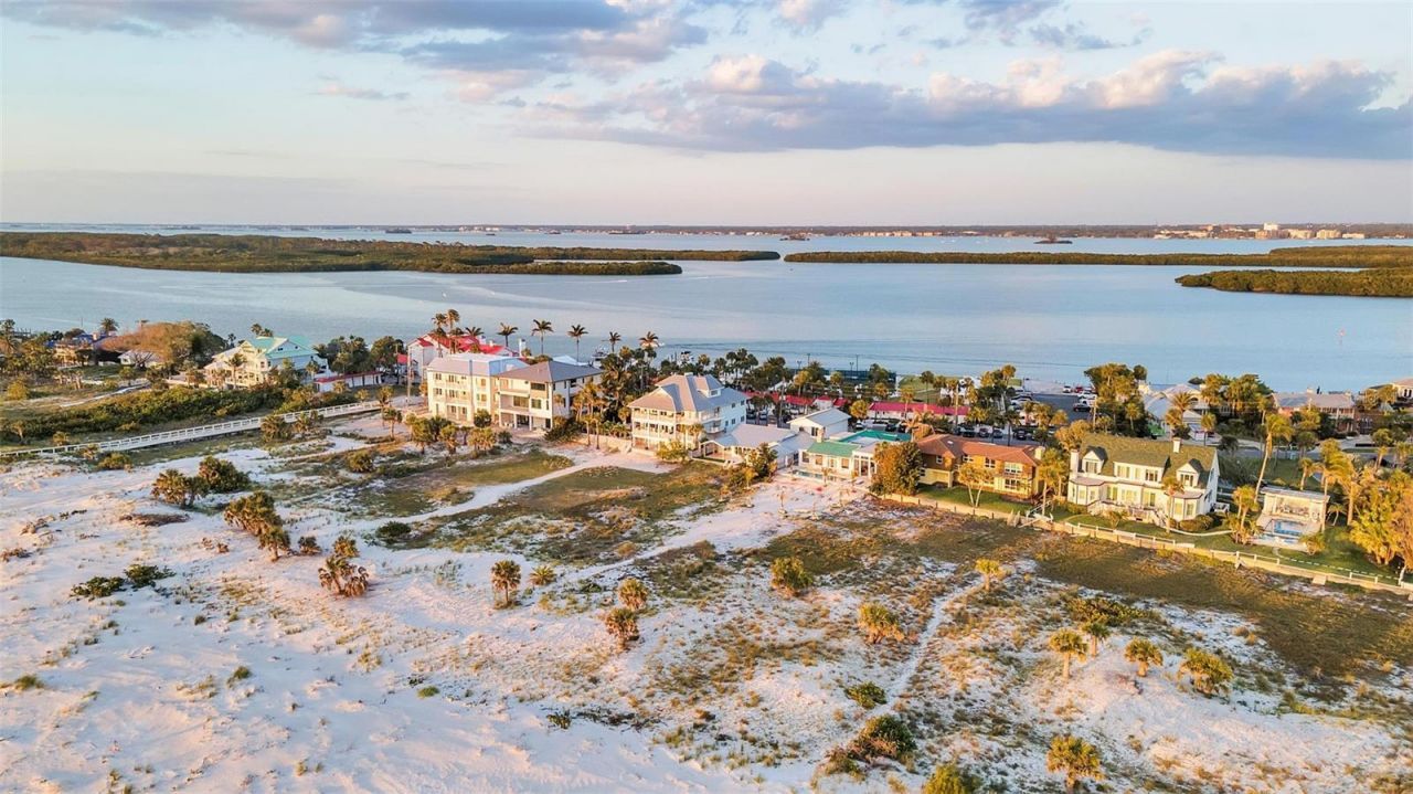 1058 Eldorado Avenue, Clearwater Beach, FL 33767 Photo