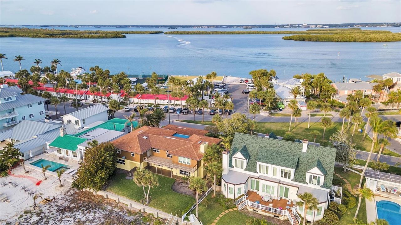 1058 Eldorado Avenue, Clearwater Beach, FL 33767 Photo