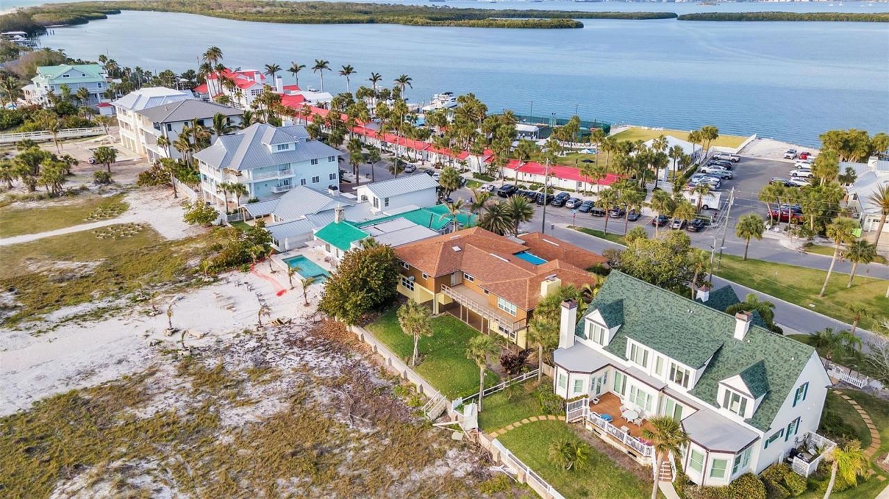 1058 Eldorado Avenue, Clearwater Beach, FL 33767 Photo