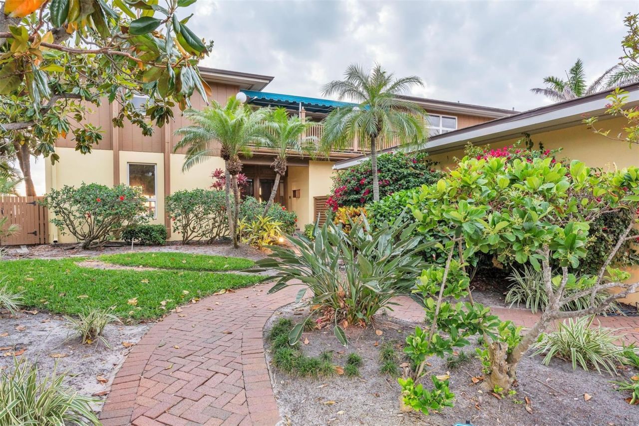 1058 Eldorado Avenue, Clearwater Beach, FL 33767 Photo