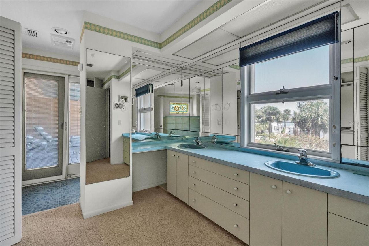 1058 Eldorado Avenue, Clearwater Beach, FL 33767 Photo