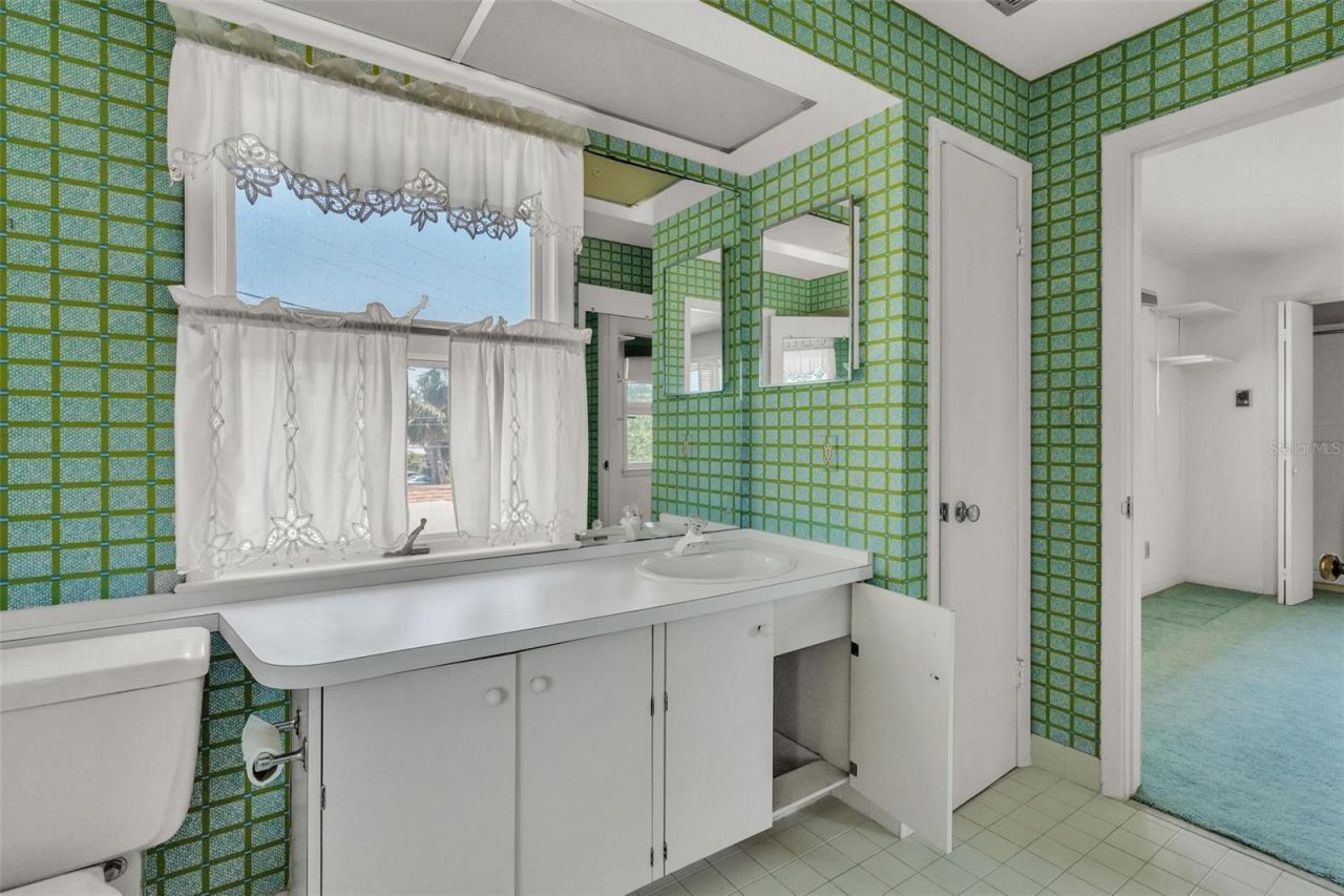 1058 Eldorado Avenue, Clearwater Beach, FL 33767 Photo