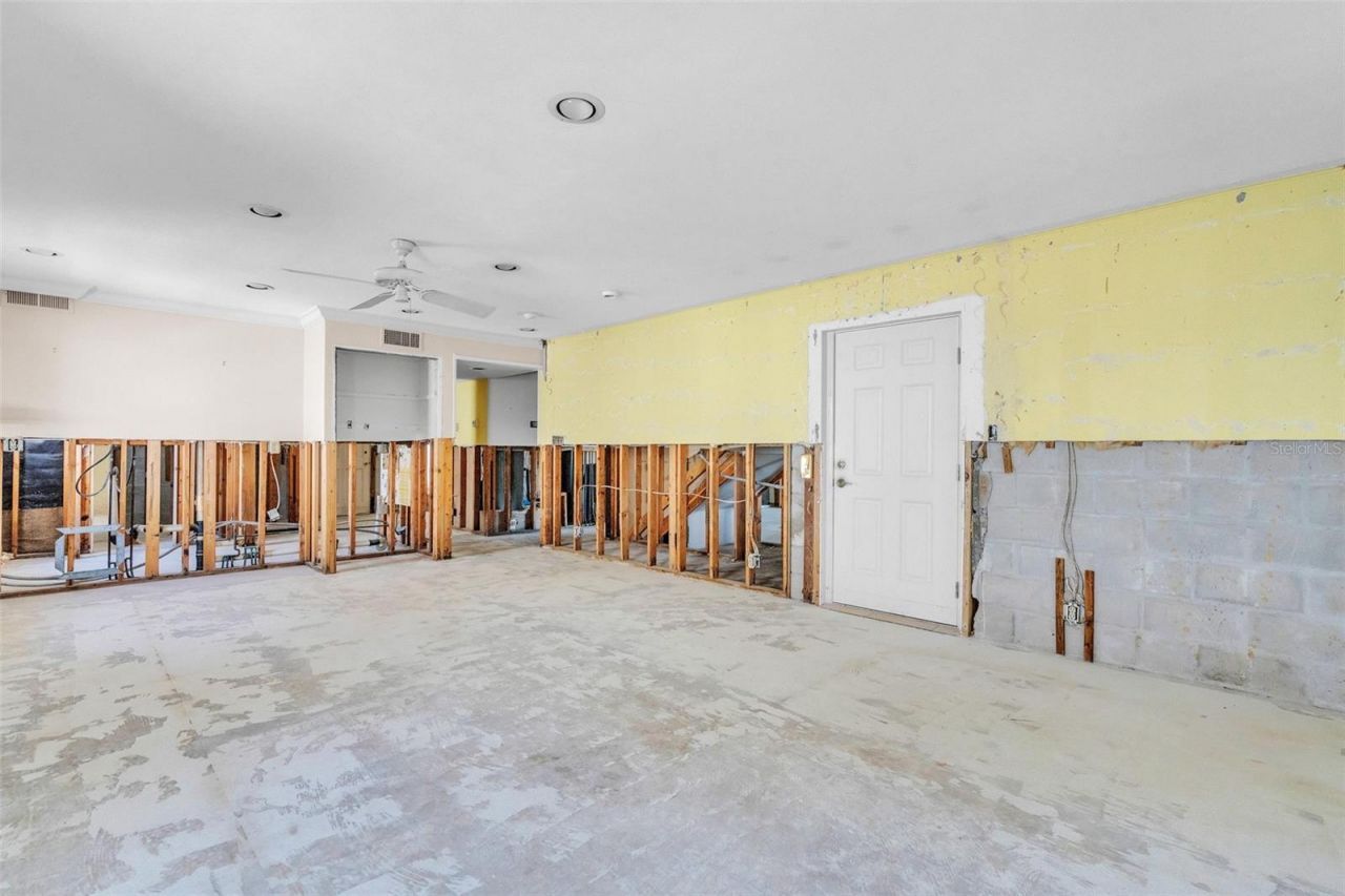 1058 Eldorado Avenue, Clearwater Beach, FL 33767 Photo