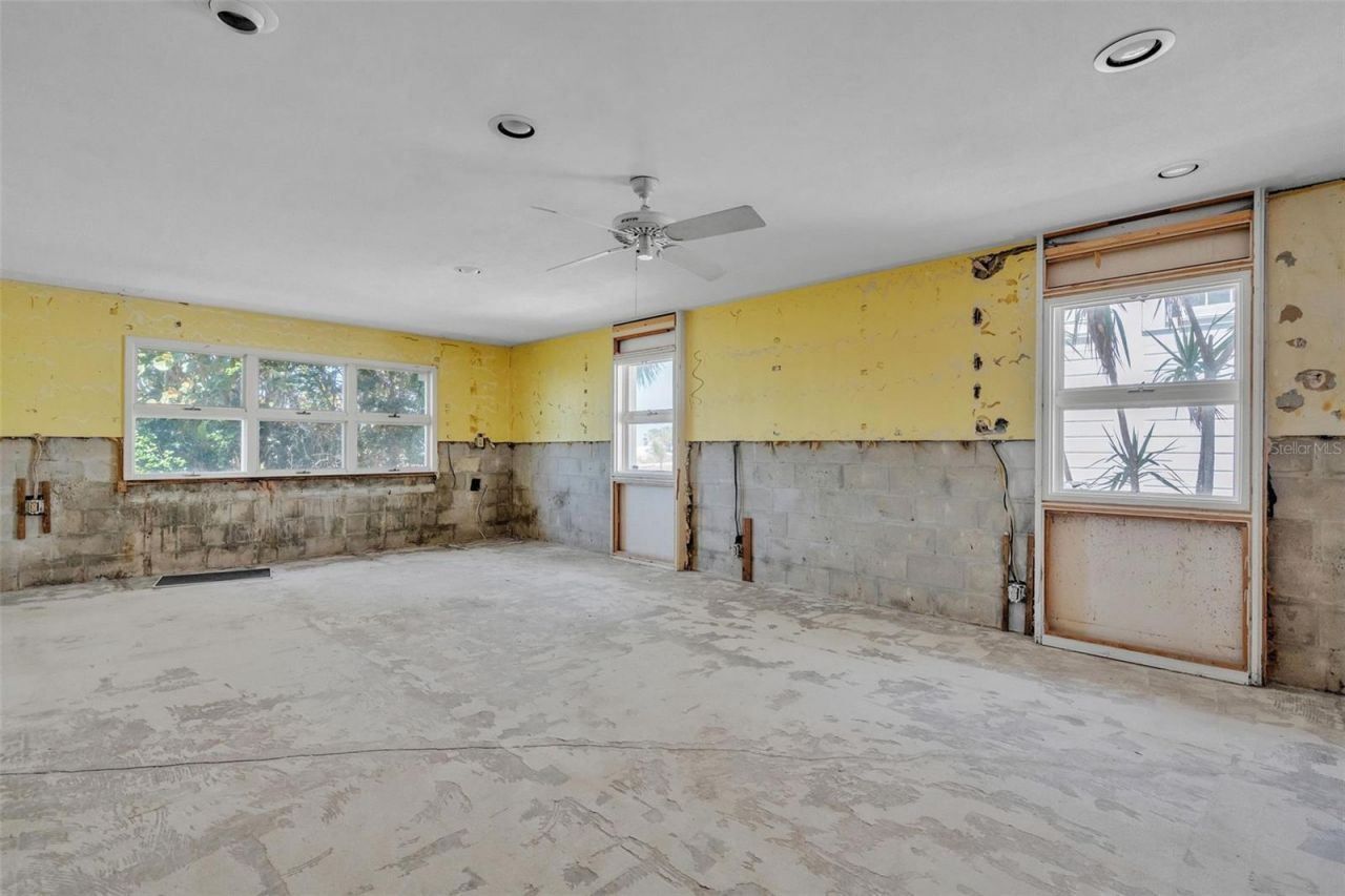 1058 Eldorado Avenue, Clearwater Beach, FL 33767 Photo