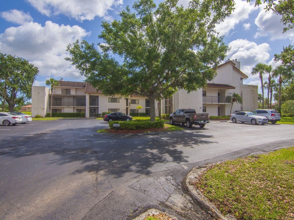 3450 Twin Lakes Terrace, Unit 103, Fort Pierce, FL 34951 Photo