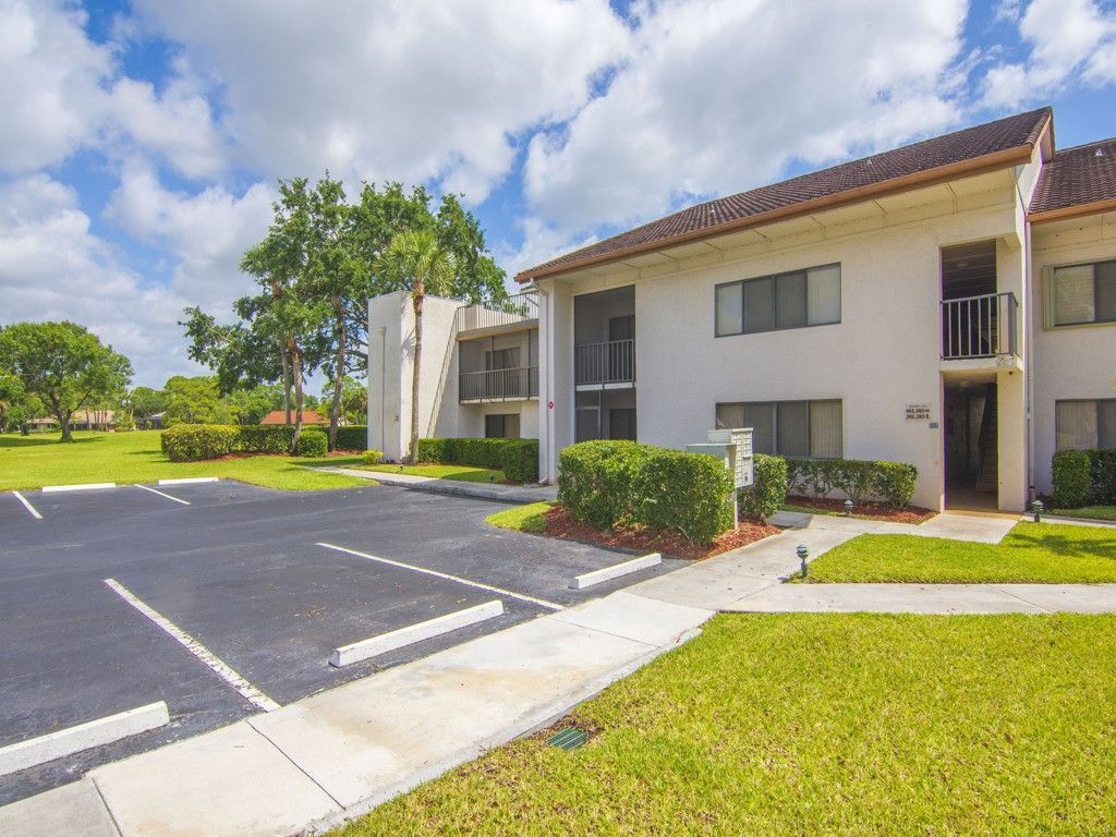 3450 Twin Lakes Terrace, Unit 103, Fort Pierce, FL 34951 Photo