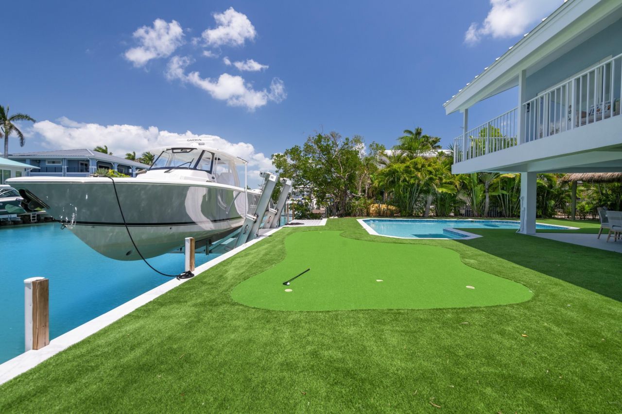 334 E Seaview Drive, Duck Key, FL 33050 Photo