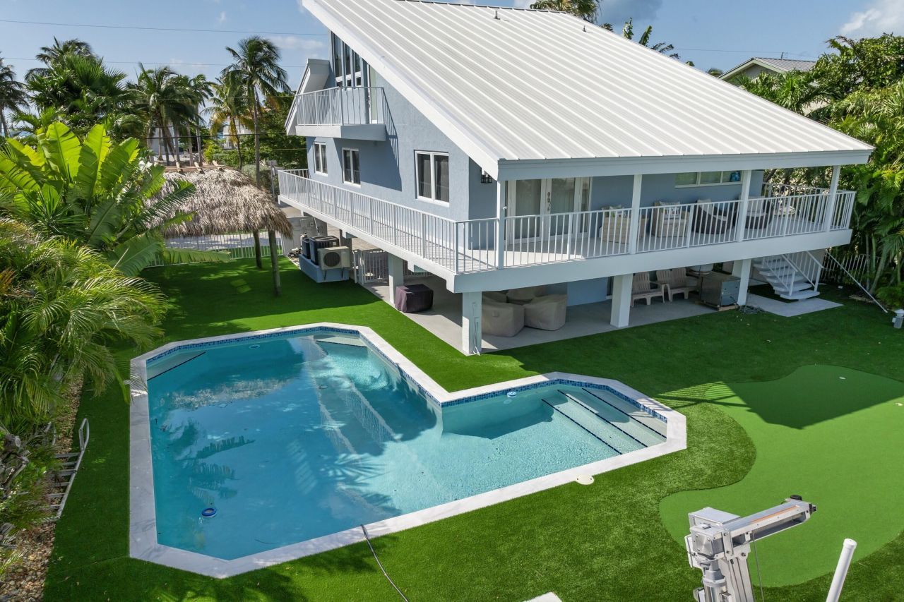 334 E Seaview Drive, Duck Key, FL 33050 Photo