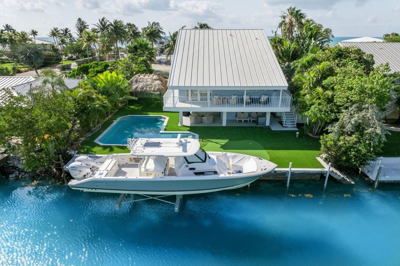 334 E Seaview Drive, Duck Key, FL 33050 Photo