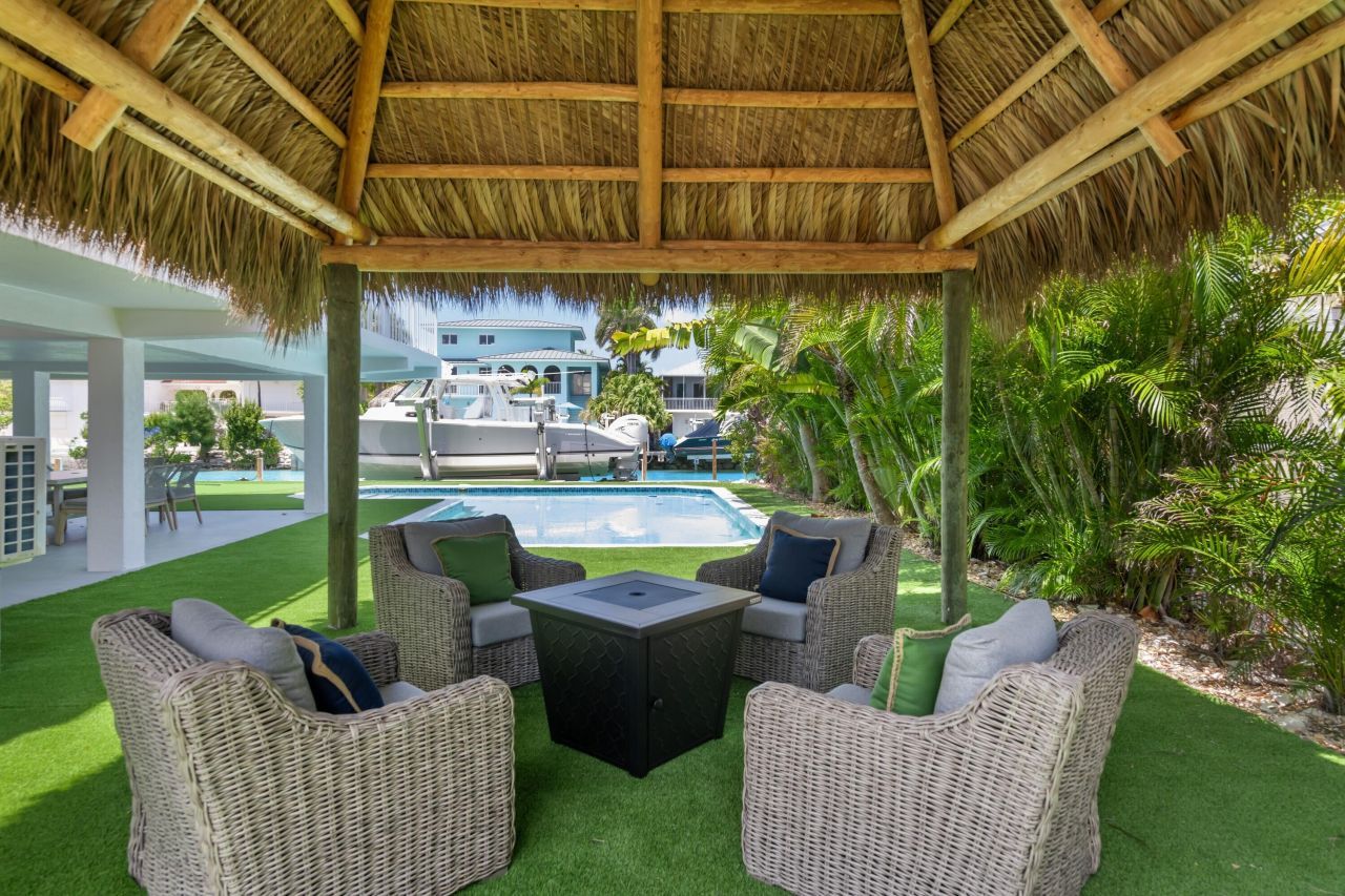 334 E Seaview Drive, Duck Key, FL 33050 Photo