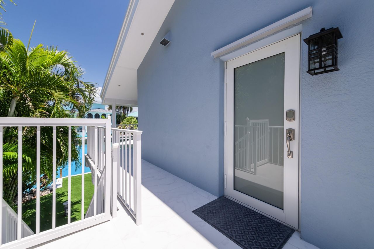 334 E Seaview Drive, Duck Key, FL 33050 Photo