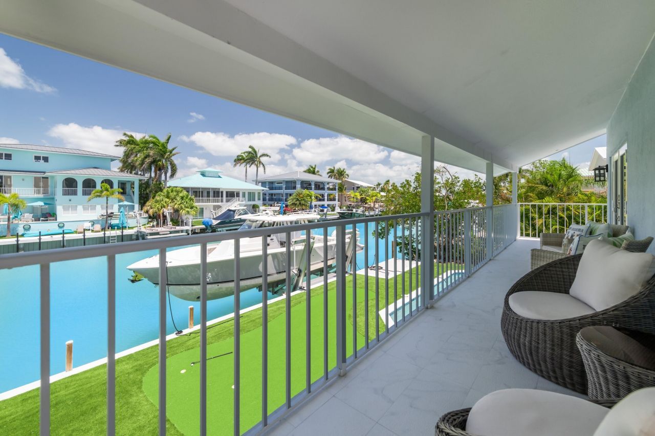 334 E Seaview Drive, Duck Key, FL 33050 Photo