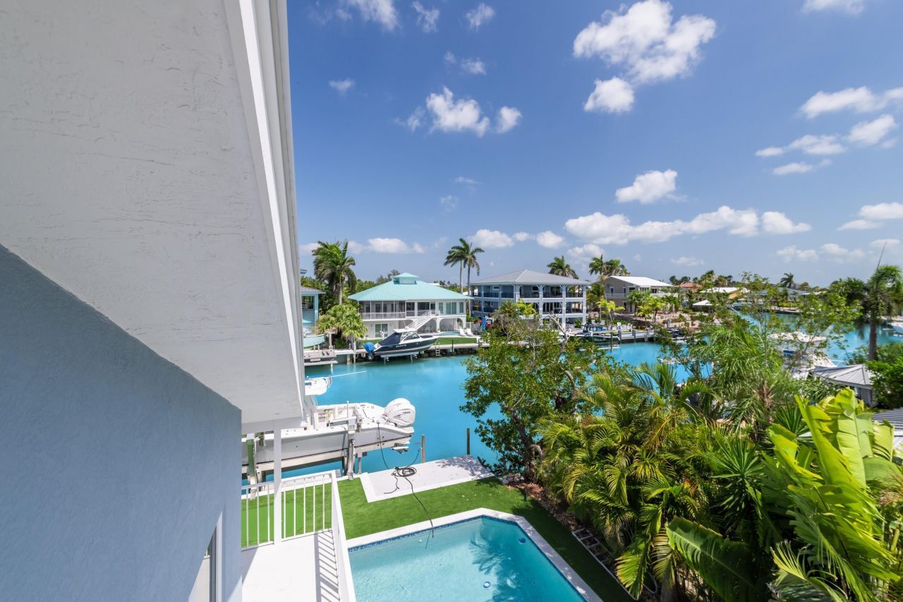 334 E Seaview Drive, Duck Key, FL 33050 Photo