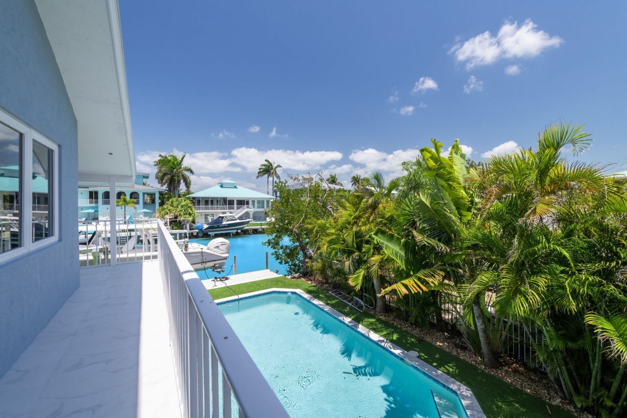 334 E Seaview Drive, Duck Key, FL 33050 Photo