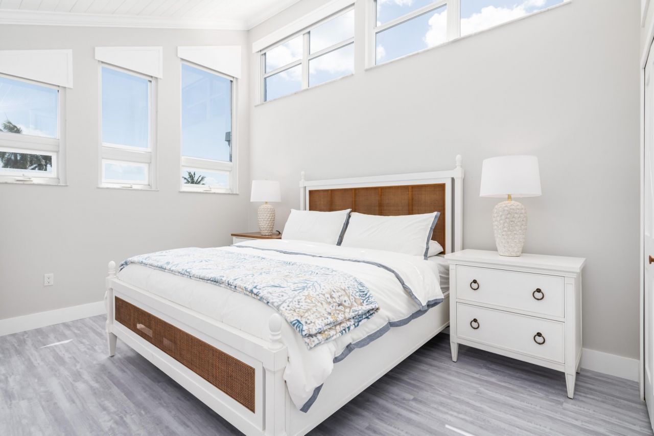 334 E Seaview Drive, Duck Key, FL 33050 Photo