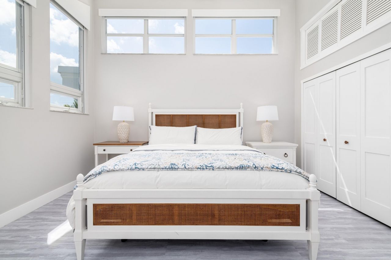 334 E Seaview Drive, Duck Key, FL 33050 Photo