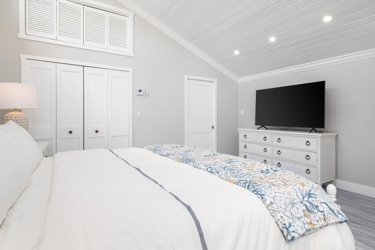 334 E Seaview Drive, Duck Key, FL 33050 Photo