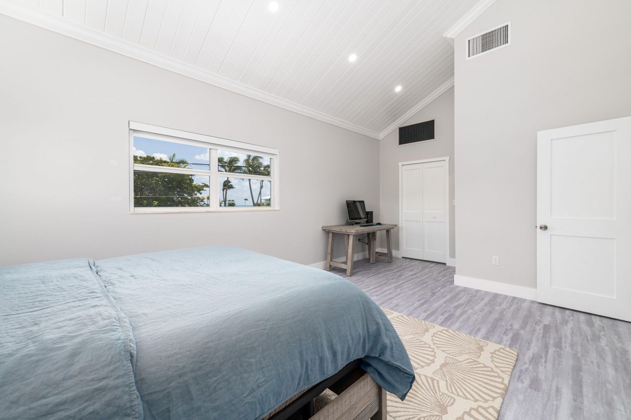 334 E Seaview Drive, Duck Key, FL 33050 Photo