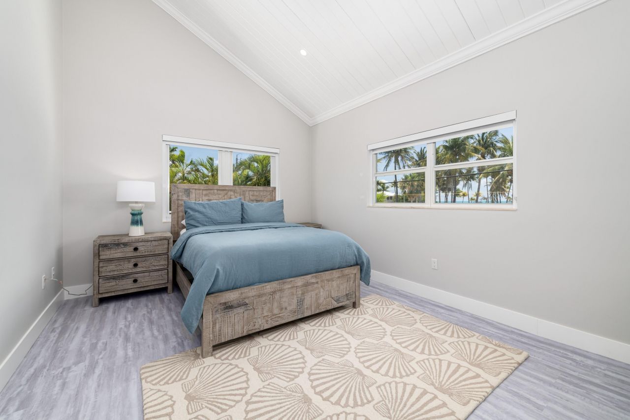 334 E Seaview Drive, Duck Key, FL 33050 Photo