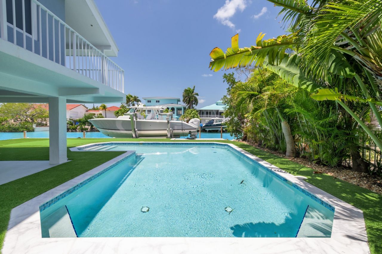 334 E Seaview Drive, Duck Key, FL 33050 Photo