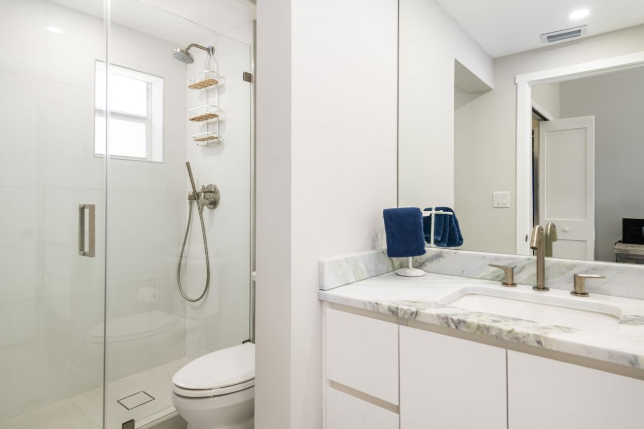 334 E Seaview Drive, Duck Key, FL 33050 Photo