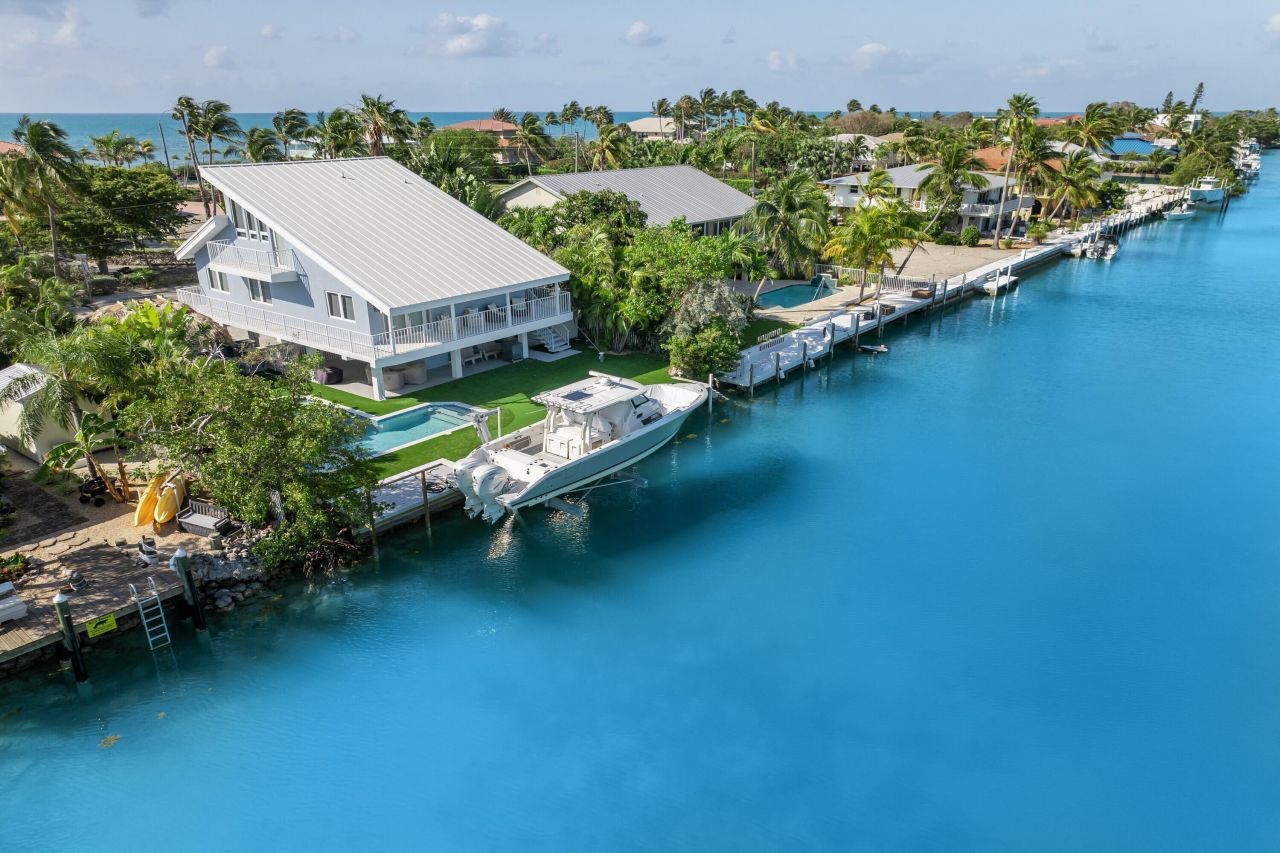 334 E Seaview Drive, Duck Key, FL 33050 Photo