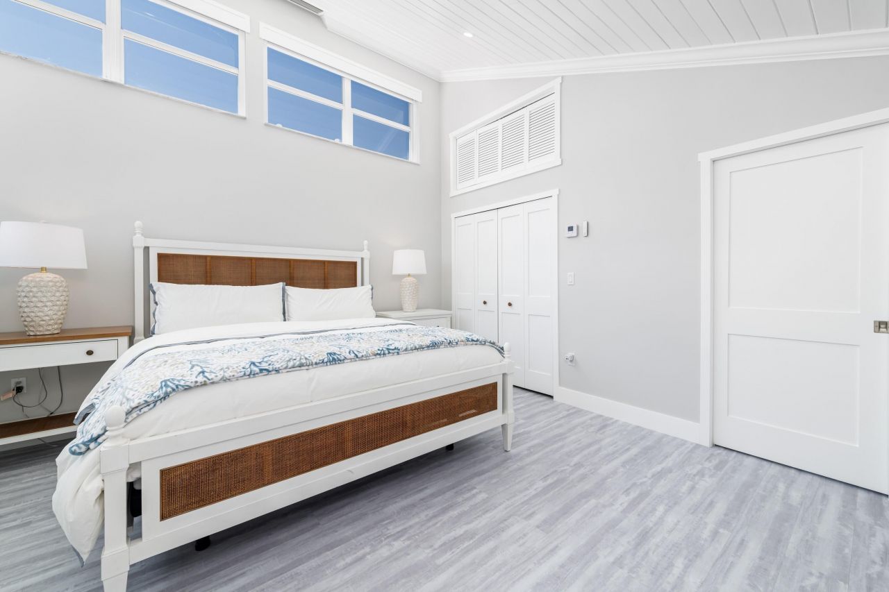 334 E Seaview Drive, Duck Key, FL 33050 Photo