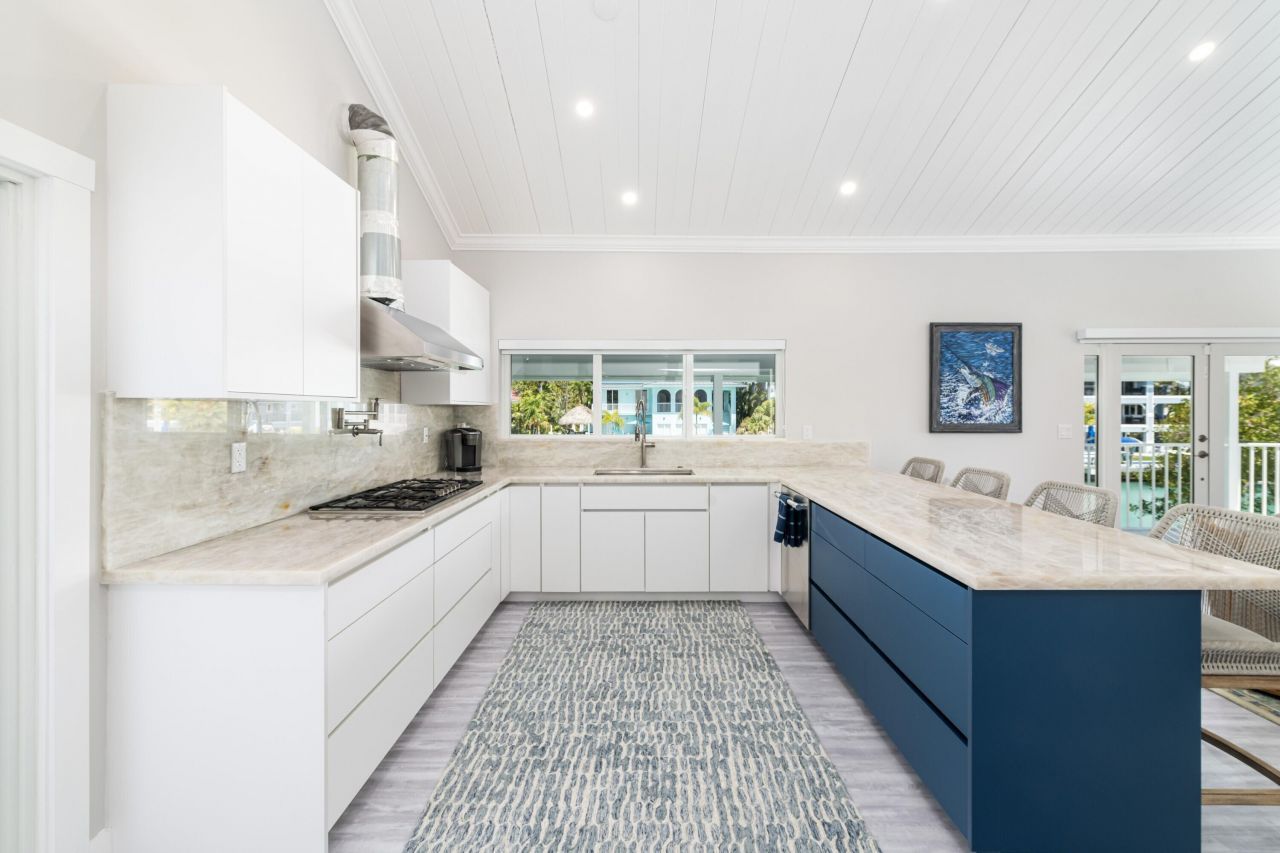 334 E Seaview Drive, Duck Key, FL 33050 Photo