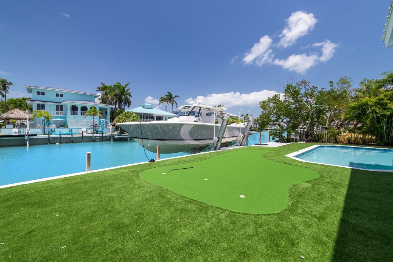 334 E Seaview Drive, Duck Key, FL 33050 Photo