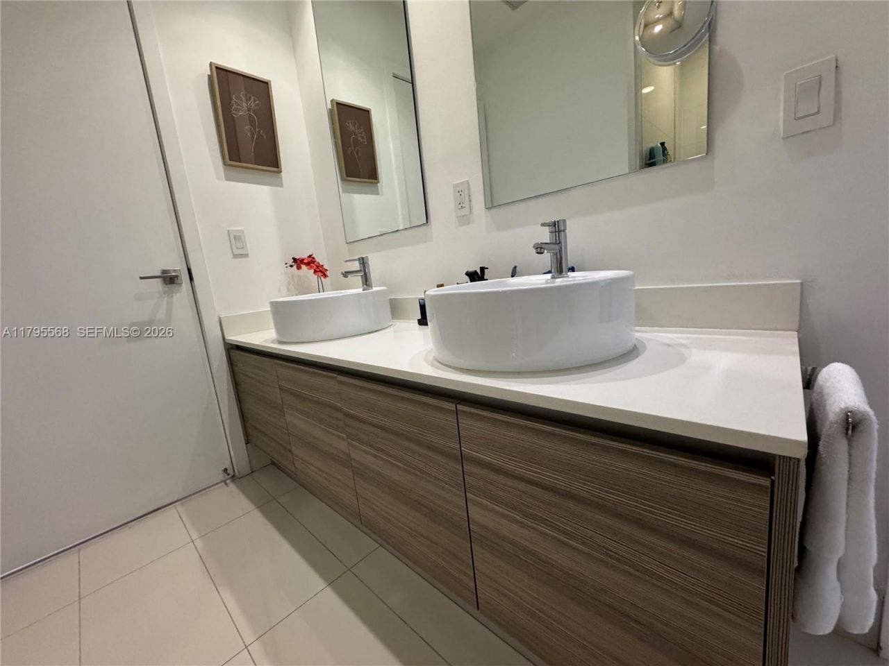 121 NE 34th St, Unit L601, Miami, FL 33137 Photo