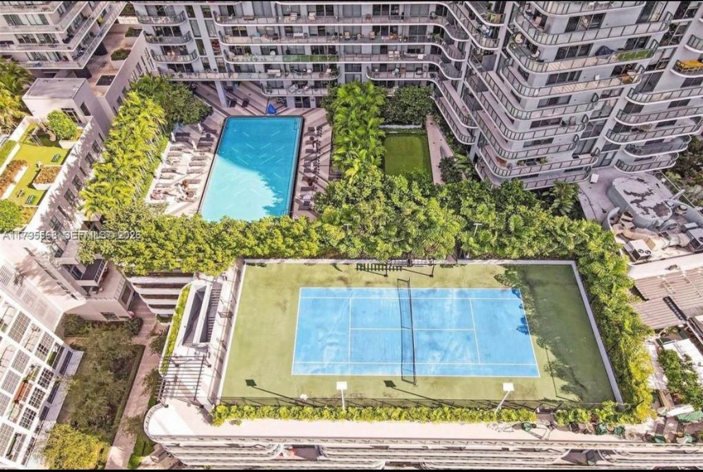 121 NE 34th St, Unit L601, Miami, FL 33137 Photo