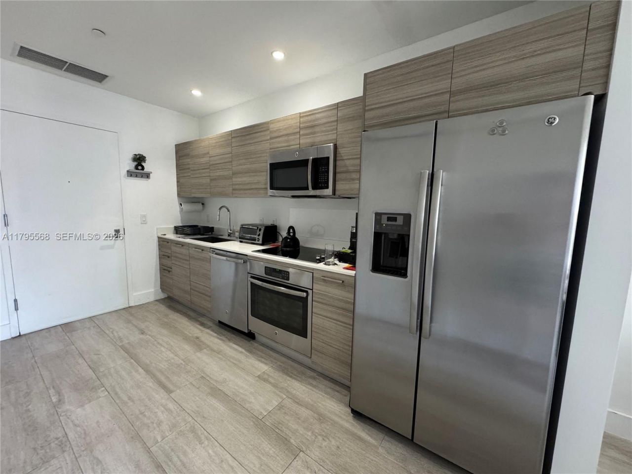 121 NE 34th St, Unit L601, Miami, FL 33137 Photo