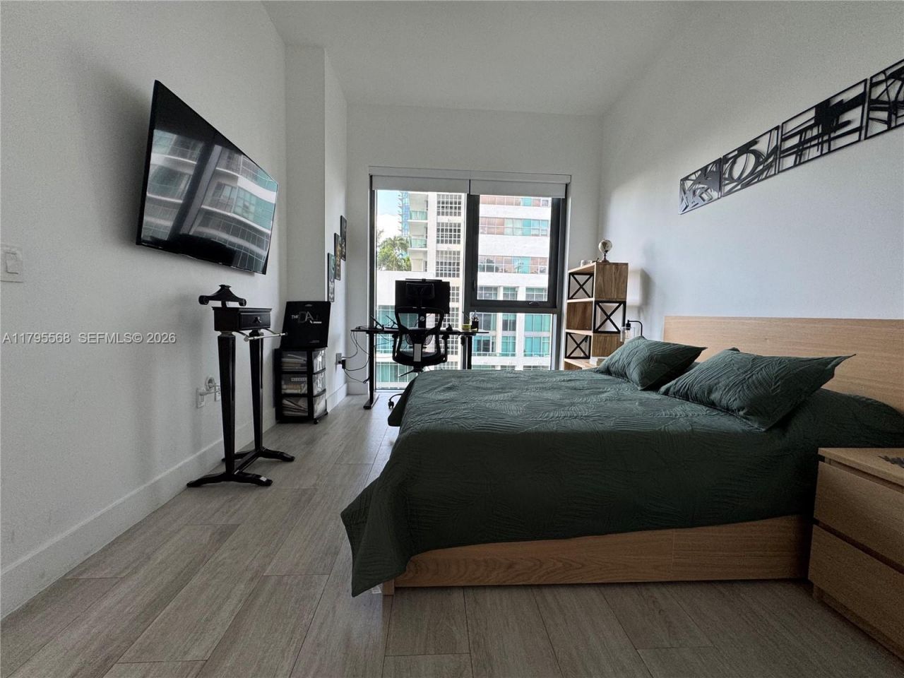 121 NE 34th St, Unit L601, Miami, FL 33137 Photo