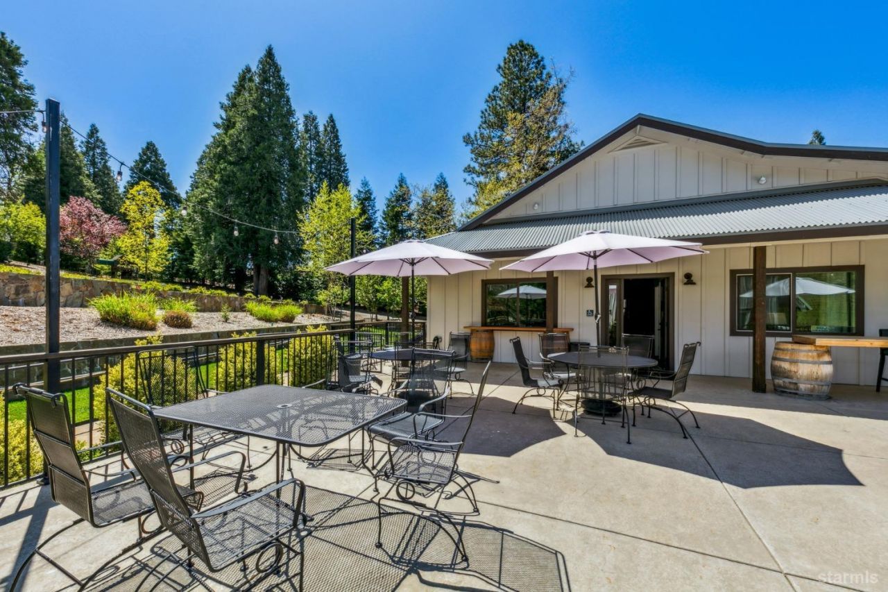 2875 Larsen Drive, Camino, CA 95709 Photo