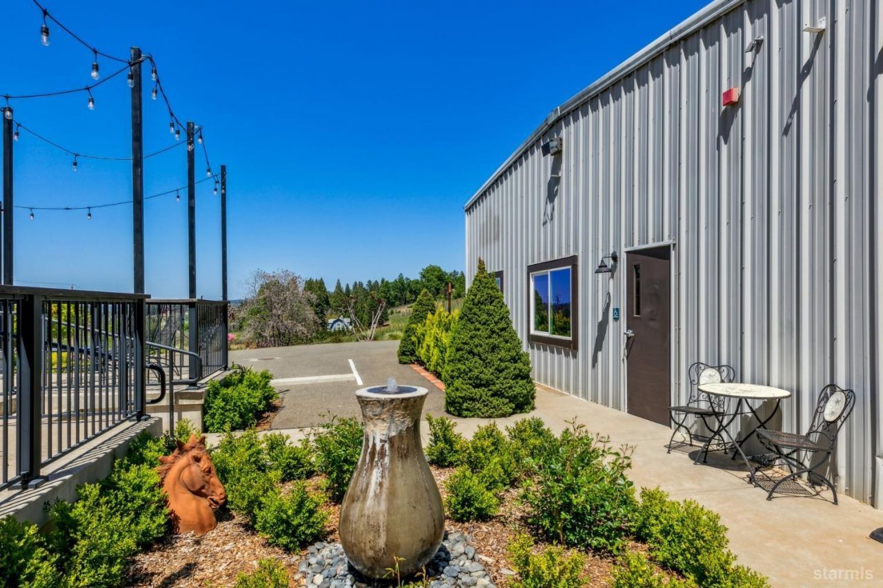 2875 Larsen Drive, Camino, CA 95709 Photo