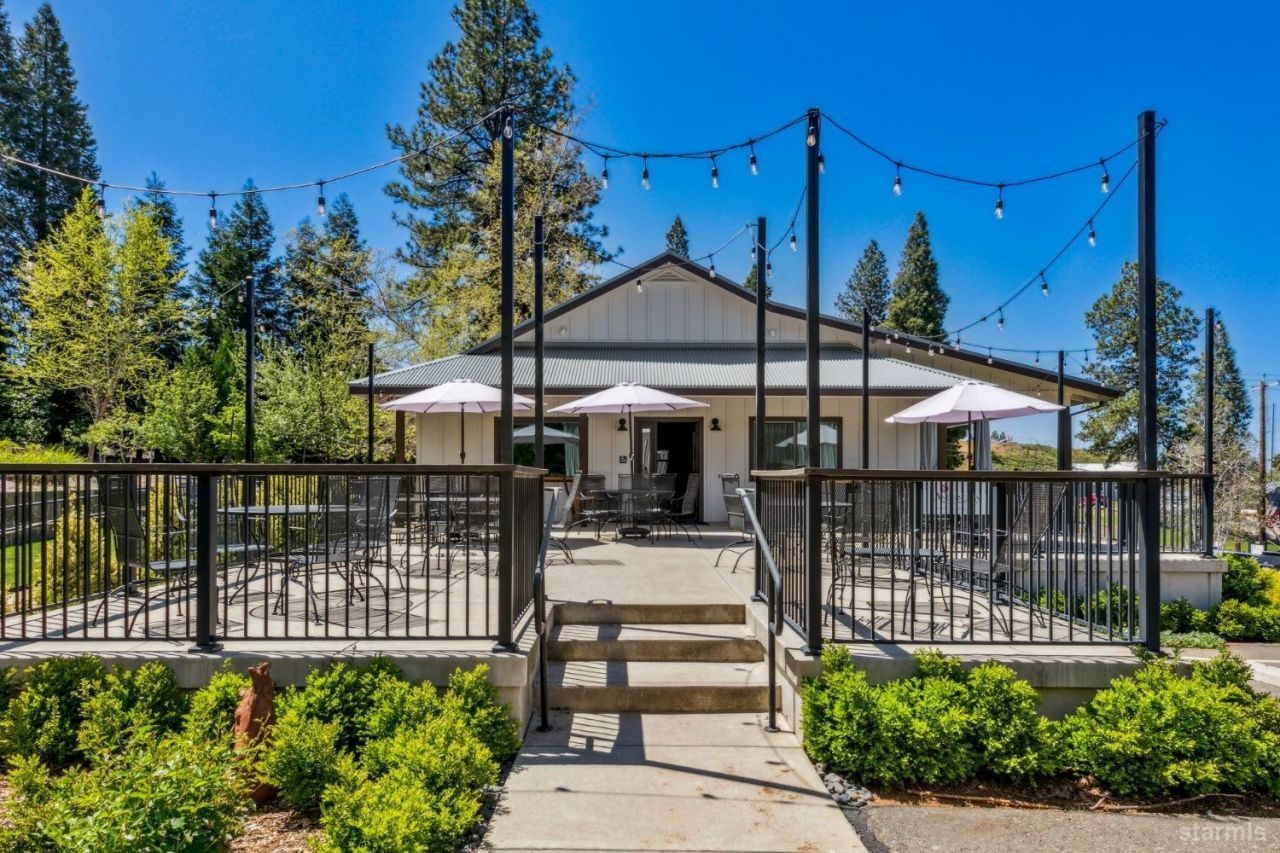 2875 Larsen Drive, Camino, CA 95709 Photo