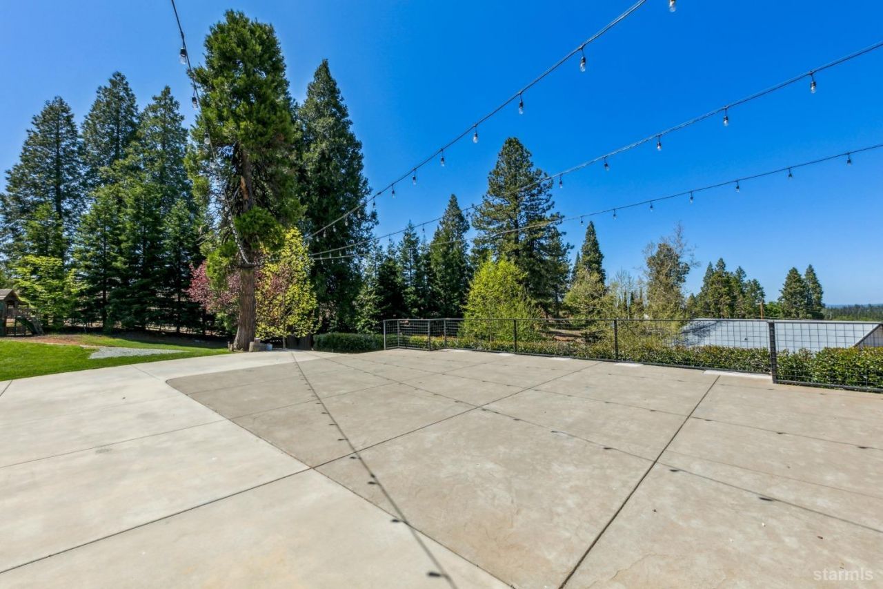 2875 Larsen Drive, Camino, CA 95709 Photo