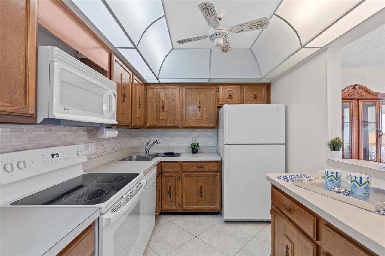 4900 Brittany Drive S, Unit 808, Saint Petersburg, FL 33715 Photo