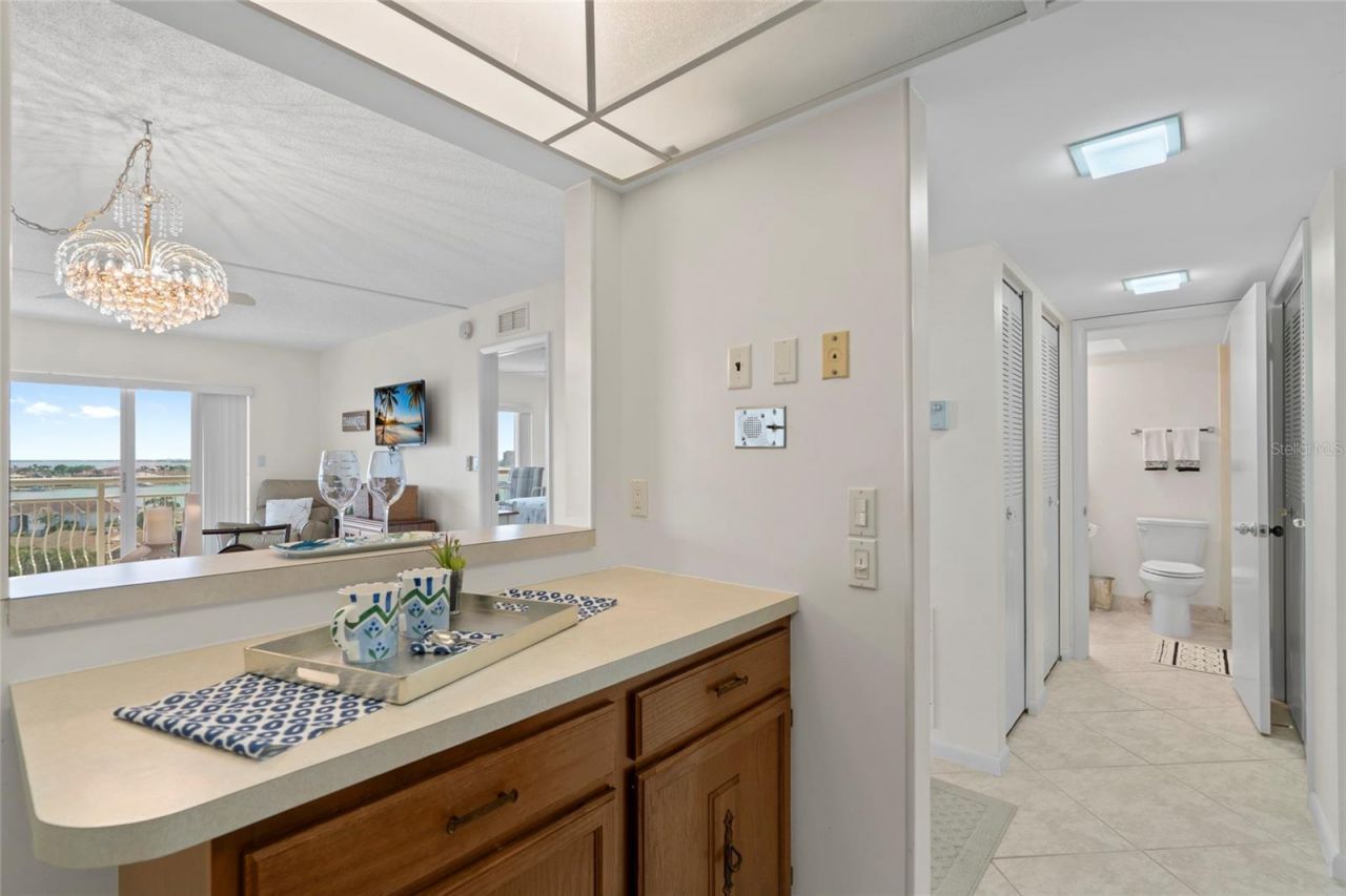 4900 Brittany Drive S, Unit 808, Saint Petersburg, FL 33715 Photo